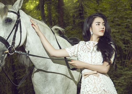 Lý Nhã Kỳ kiêu sa giữa khung cảnh lãng mạn của Pháp