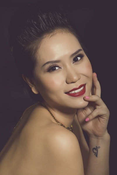 Hồng Mơ quyến rũ và đầy tự sự với album “Khi tình 30” - 1 Hồng Mơ trở lại với hình ảnh mặn mà, quyến rũ