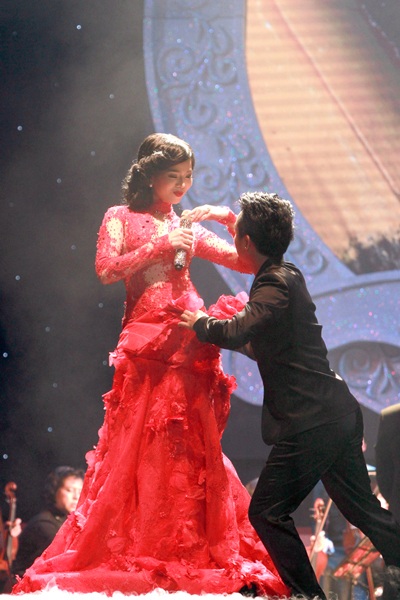 Lệ Quyên song ca với Đàm Vĩnh Hưng