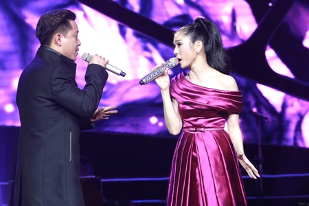 Với phần nhạc trẻ mới, Lệ Quyên- Tuấn Hưng sôi động với hàng loạt ca khúc: