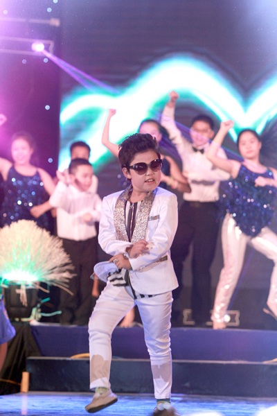 Họa mi núi rừng còn nhảy Gangnam Style trước sự cổ vũ nhiệt tình của khán giả nhí