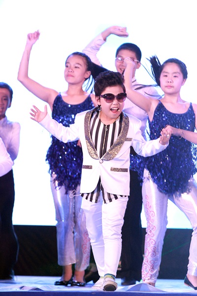 Họa mi núi rừng còn nhảy Gangnam Style trước sự cổ vũ nhiệt tình của khán giả nhí
