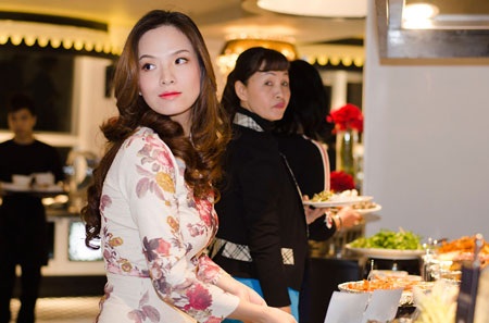 Đan Lê đang mang bầu lần hai nhưng vẫn giữ được nét đẹp tươi trẻ