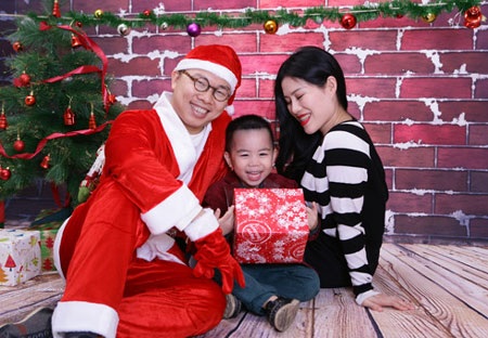 Ông già Noel Hải Anh hạnh phúc khoe mái ấm nhỏ