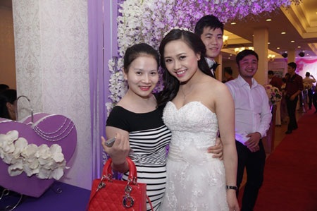 Đám cưới hạnh phúc của Phương Thanh và anh trai Hương Tràm - 10 Ca sỹ Thành Lê đến chúc mừng đàn em