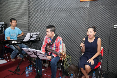 Nguyên Thảo bay ra Hà Nội tập luyện cho Giai điệu tổ quốc tối nay