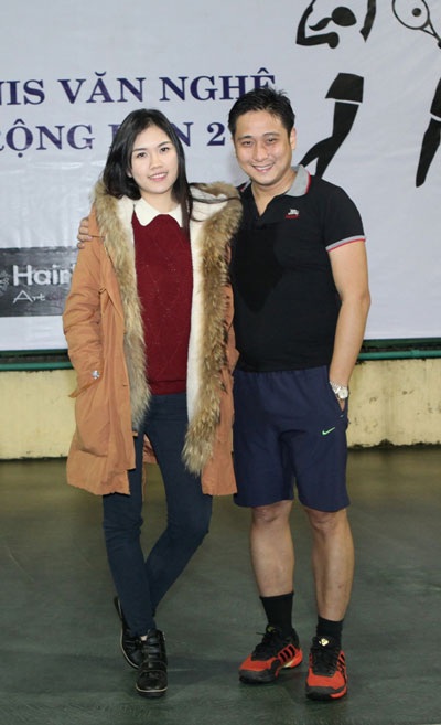 Người đẹp Thùy Dương- bà xã của diễn viên Minh Tiệp cũng nhiệt tình đi cổ vũ chồng