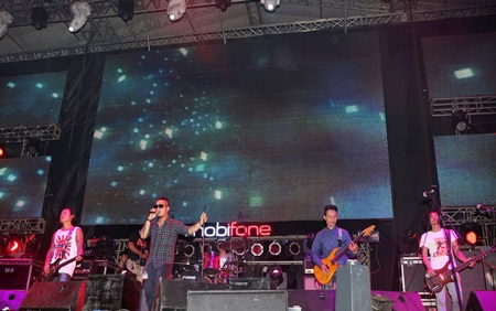 RockStorm 2013 “nổ tung” đất cảng Hải Phòng - 4 Ban nhạc Microwave