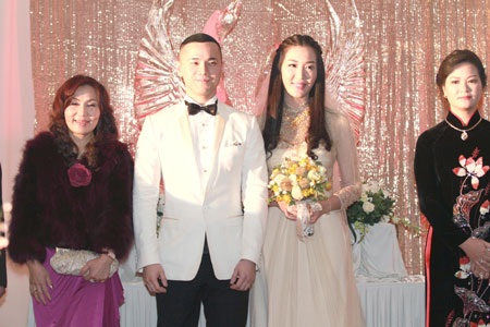 Cô dâu- chú rể và bố mẹ hai bên