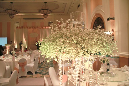 Không gian tiệc cưới đẹp lộng lẫy của Á hậu Thùy Trang