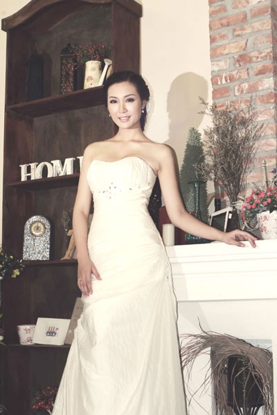Á hậu Thùy Trang sắp cưới - 4 Á hậu 2010 Thùy Trang.