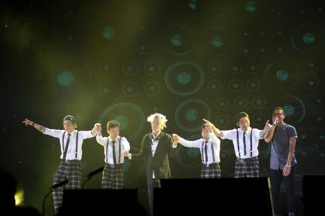 Hồ Ngọc Hà nhảy bốc lửa cùng nhóm sao Hàn trong “Chào châu Á” - 10 Sự cuồng nhiệt của các nhóm nhảy khiến fans Việt không thể ngồi yên