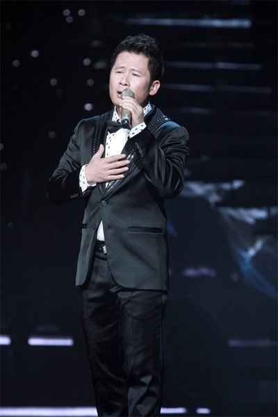 Hồng Nhung song ca cùng Bằng Kiều Bên em là biển rộng