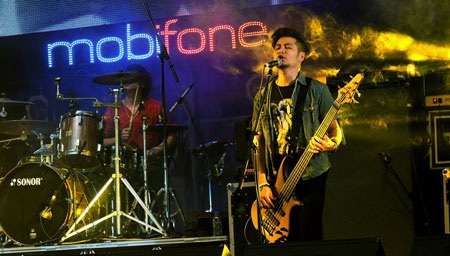 RockStorm 2013 Hà Nội: Bữa tiệc âm thanh đong đầy cảm xúc - 3 Khoảng không, Mặt trời, Xa, Wait