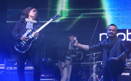 Ban nhạc rock Thụy Điển làm “tan chảy” không khí lạnh tại Hà Nội