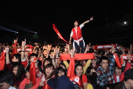 Sự phấn khích và ủng hộ cuồng nhiệt của các Rock fan