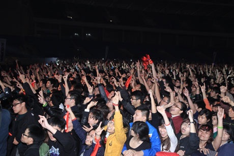 Sự phấn khích và ủng hộ cuồng nhiệt của các Rock fan