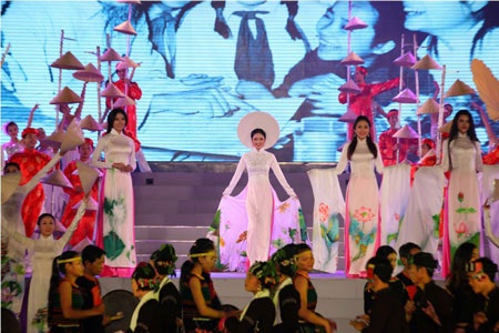 10 sự kiện nổi bật năm 2013 của ngành văn hóa, thể thao và du lịch - 2 Đờn ca tài tử Nam Bộ được UNESCO vinh danh