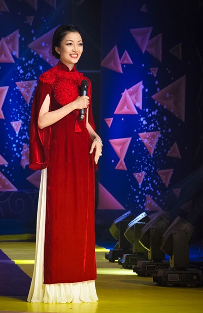 ...và ca khúc Ý O sole Mio