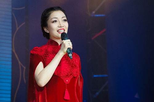 ...và ca khúc Ý O sole Mio