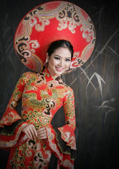 Hoa hậu Ngọc Anh duyên dáng bên Quý bà Kim Hồng - 2 Hà Thanh