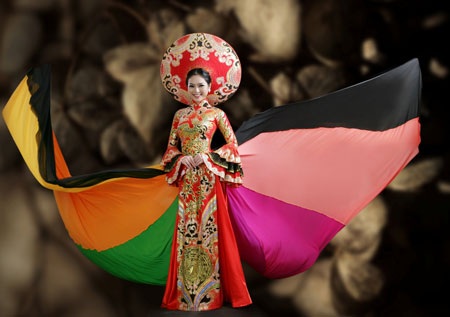 Hoa hậu Ngọc Anh duyên dáng bên Quý bà Kim Hồng - 3 Hà Thanh