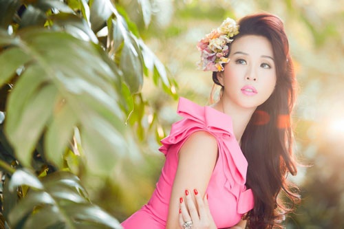 Hoa hậu Thu Hoài rực rỡ trong chùm ảnh đón xuân - 2 Hà Thanh