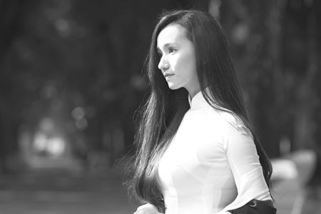 Lã Thanh Huyền đẹp tinh khôi với áo dài trắng - 5 Hà Thanh