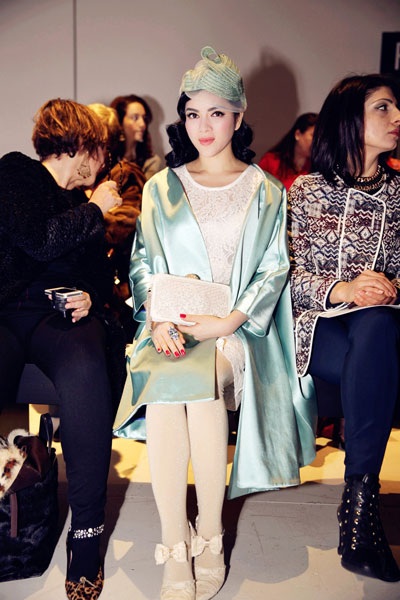 Người đẹp Việt Nam nổi bật ở hang ghế đầu