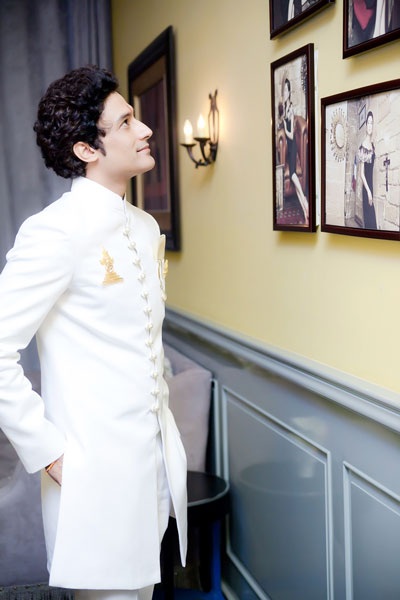 Lý Nhã Kỳ đón tiếp công chúa Thái Lan thu hút nhiều sự chú ý tại sân bay