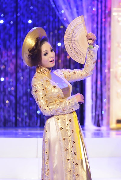 Thúy Nga áp lực khi nhận danh hiệu Á hậu cuộc thi Hoa hậu Phu nhân Thế giới người Việt 2012