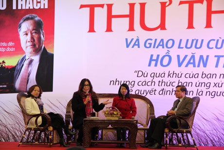 Tự truyện của cậu bé chăn trâu là nguồn cảm hứng của nhiều bạn trẻ - 2 Bìa sách Gian truân chỉ là thử thách