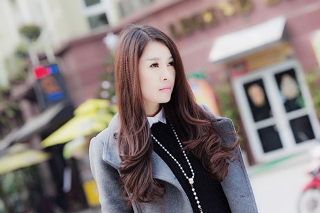 Quế Vân vướng vào chuyện tình tay ba ngang trái - 4 Hình ảnh của Quế Vân trong MV mới Có em và ai