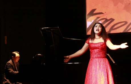 Thu Hà “Lá ngọc cành vàng” trình diễn tác phẩm của Vi Thùy Linh - 3 Trúc Diệp