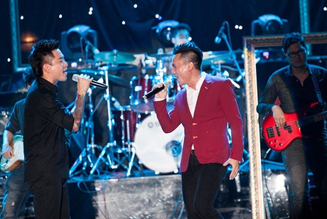 Tuấn Hưng song ca với Anh Tú Hè muộn