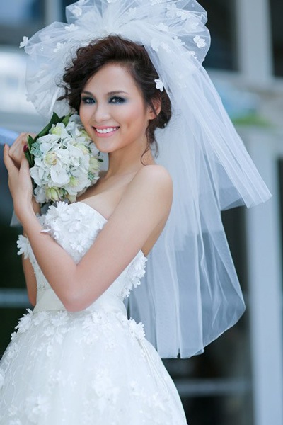 Vì gian dối, hoa hậu Diễm Hương bị cấm biểu diễn toàn quốc - 1 Vì gian dối, hoa hậu Diễm Hương bị cấm biểu diễn toàn quốc