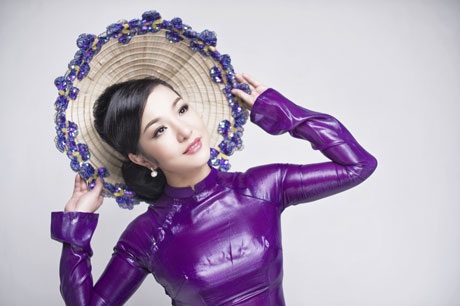 Thúy Nga duyên dáng với áo dài tím - 4 Ảnh: Quốc Huy, Tóc: Lâm Nguyễn, Áo dài, trang điểm: Việt Hùng, Đạo diễn hình ảnh: Vô Thường
