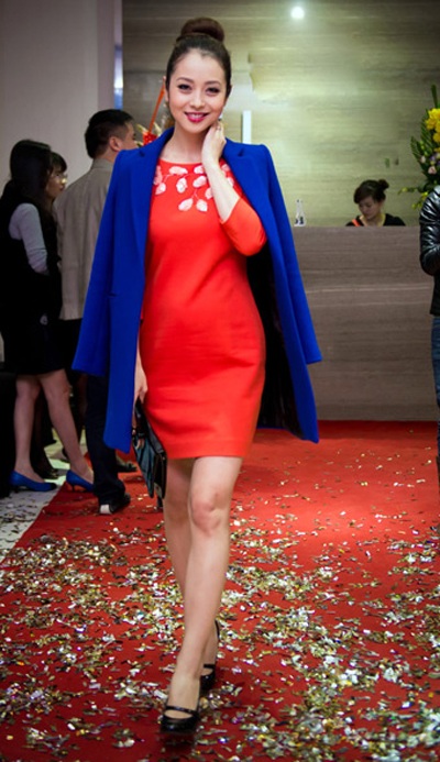 Tối ngày 6/3, Hoa hậu châu Á tại Mỹ 2006 Jennifer Phạm tham dự