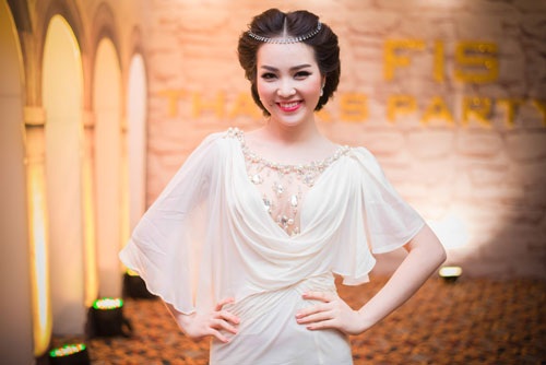 Á hậu Thụy Vân khoe vẻ đẹp kiều diễm - 4 Hà Thanh