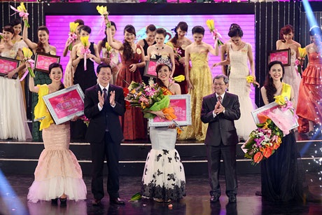 Nữ sinh Hải Linh đăng quang “Người đẹp Kinh Bắc 2014” - 2 Nữ sinh Hải Linh đăng quang “Người đẹp Kinh Bắc 2014”