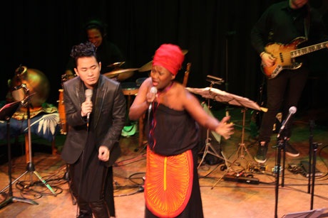 Tùng Dương hát liên tục mấy tiếng không ngừng nghỉ