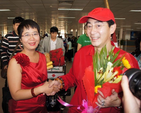 “Tôn Ngộ Không” tiết lộ vì sao muốn làm Đại sứ Du lịch - 1 Ngôi sao Lục Tiểu Linh Đồng và dịch giả Lệ Chi trong chuyến thăm Việt Nam năm 2010