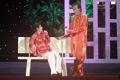 Hoài Linh "quậy tưng" trong liveshow "Ông ngoại - bà nội" - 11 Bài:
