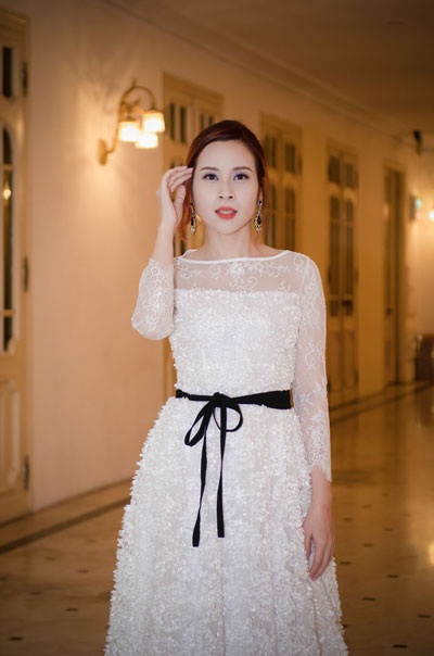 Mỹ nhân Việt đua sắc trên thảm đỏ giải Cống Hiến - 12 Gái một con Lưu Hương Giang ngày càng mặn mà