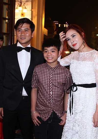 Mỹ nhân Việt đua sắc trên thảm đỏ giải Cống Hiến - 11 Cặp nghệ sỹ Hồ Hoài Anh- Lưu Hương Giang và Quán quân Giọng hát Việt nhí Quang Anh