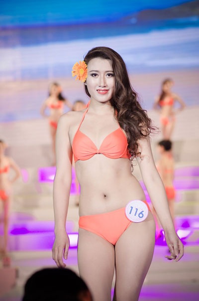 Người đẹp Hạ Long khoe dáng nóng bỏng với bikini - 11 Hà Thanh