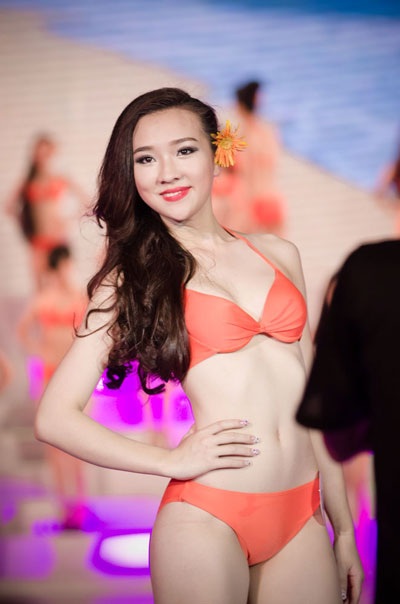 Người đẹp Hạ Long khoe dáng nóng bỏng với bikini - 8 Hà Thanh