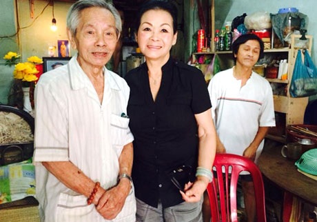 Khánh Ly đợt về nước cũng đến thăm tác giả ca khúc Tình lỡ