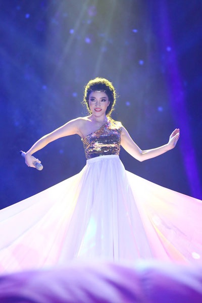 Phạm Thu Hà khản đặc tiếng vẫn liều thể hiện “Chuông gió” - 5 <b style=mso-bidi-font-weight:
normal>Hà Thanh