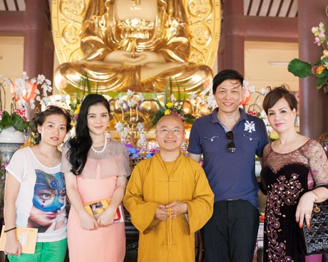 Lý Nhã Kỳ, Ngô Quang Hải tới chùa phóng sinh cầu hòa bình - 3 Hà Thanh